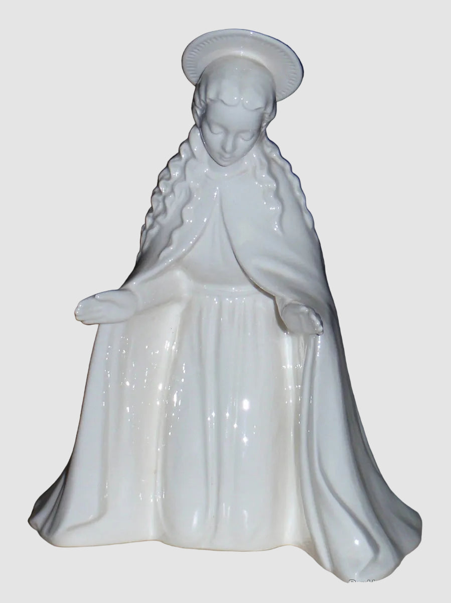 "Virgin Mary" Goebel Hummel Nativity Figurine #214/A - White Overglaze (6.5")