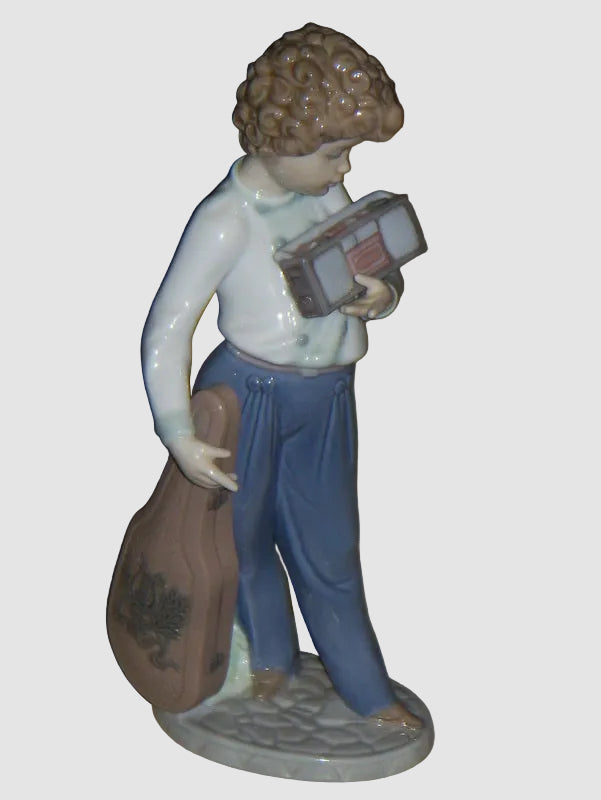 Lladro Musically Inclined Figurine 5810 Daisa Rafael Lozano Boy Radio Instrument Case Music Vintage Spain Porcelain