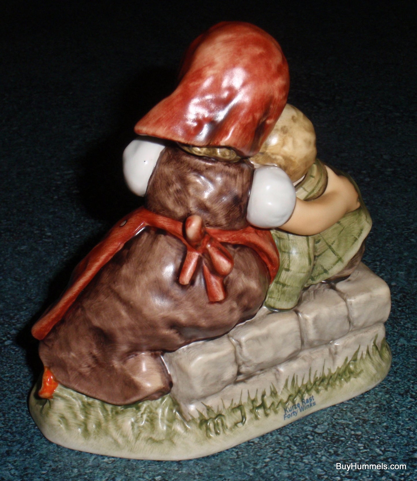 "Forty Winks" Goebel Hummel Figurine #401 TMK8