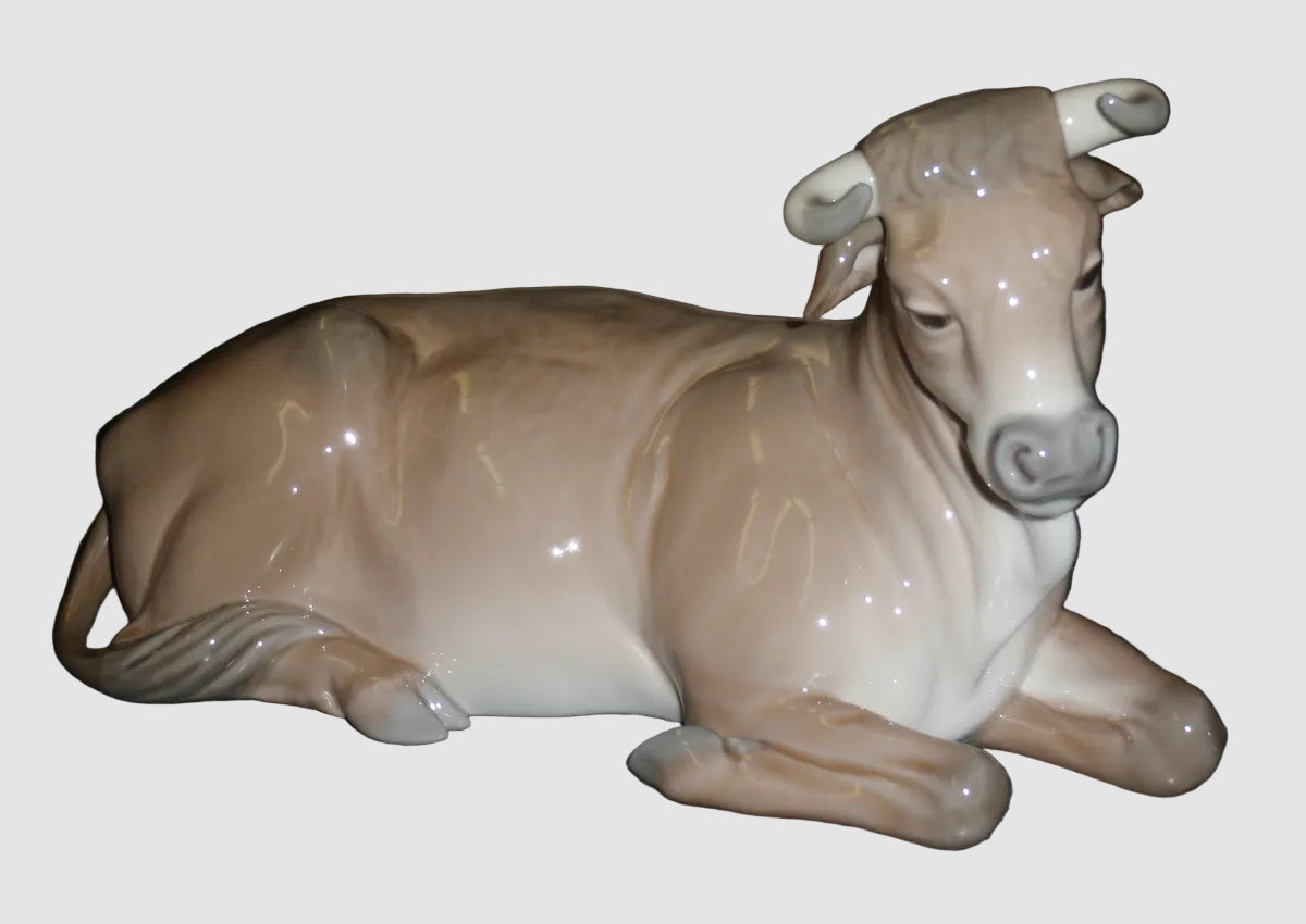 "Calf" Lladró Cow / Ox Nativity Figurine #01390 - Salvador Furió (6" x 10")