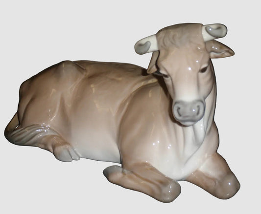 "Calf" Lladró Cow / Ox Nativity Figurine #01390 - Salvador Furió (6" x 10")