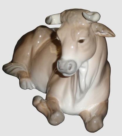 "Calf" Lladró Cow / Ox Nativity Figurine #01390 - Salvador Furió (6" x 10")