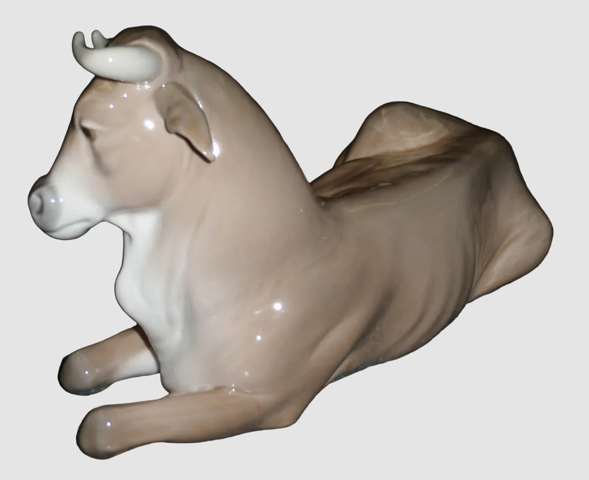"Calf" Lladró Cow / Ox Nativity Figurine #01390 - Salvador Furió (6" x 10")