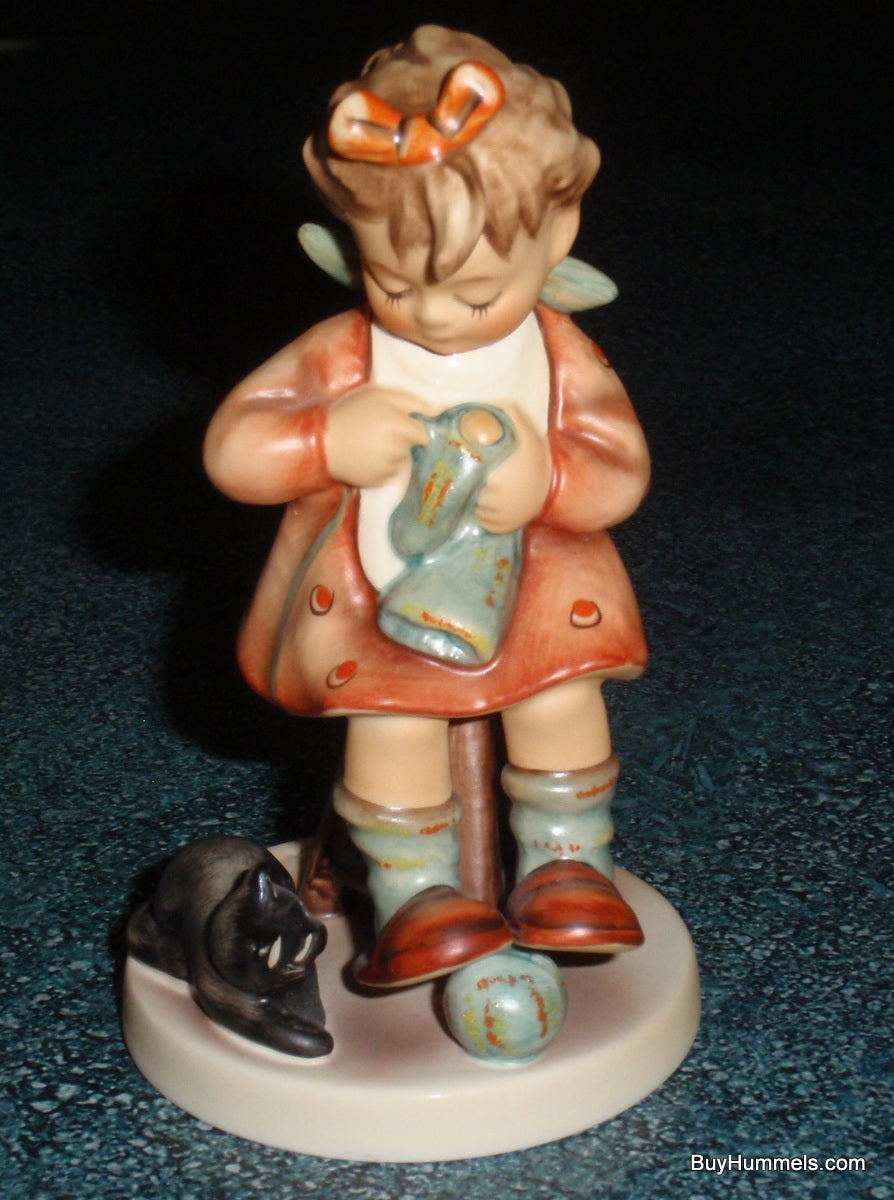 "Mother's Helper" #133 GOEBEL HUMMEL FIGURINE - Girl Knitting With Cat Gift!