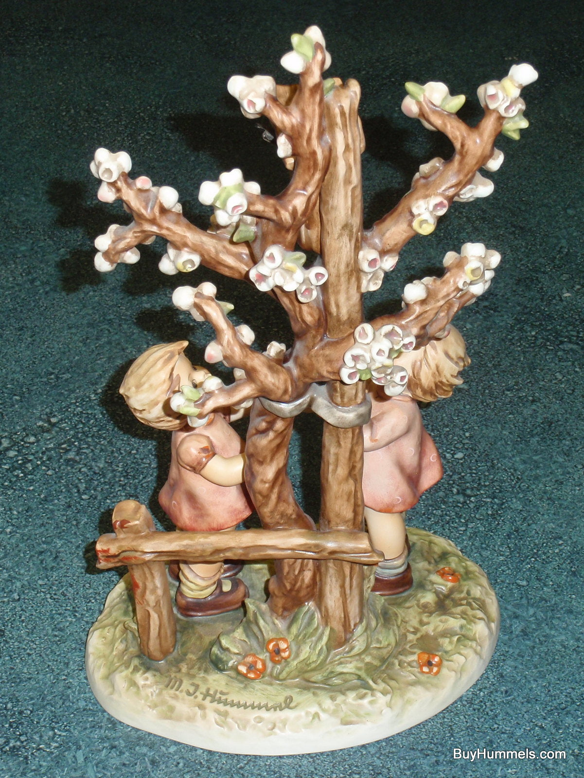 "Welcome Spring" Goebel Hummel Century Collection Figurine #635 - Adorable Springtime Gift!