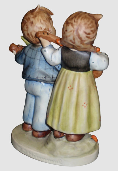 "Happy Days" Goebel Hummel Figurine #150/I - Large Version Duet