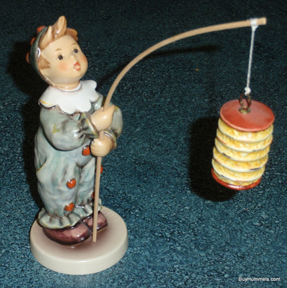 Goebel Hummel Figurine "Parade Of Lights" #616