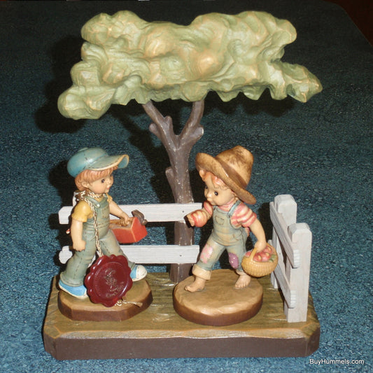 ANRI Sarah Kay Set Apple of My Eye and Dads Helper with Tree Display