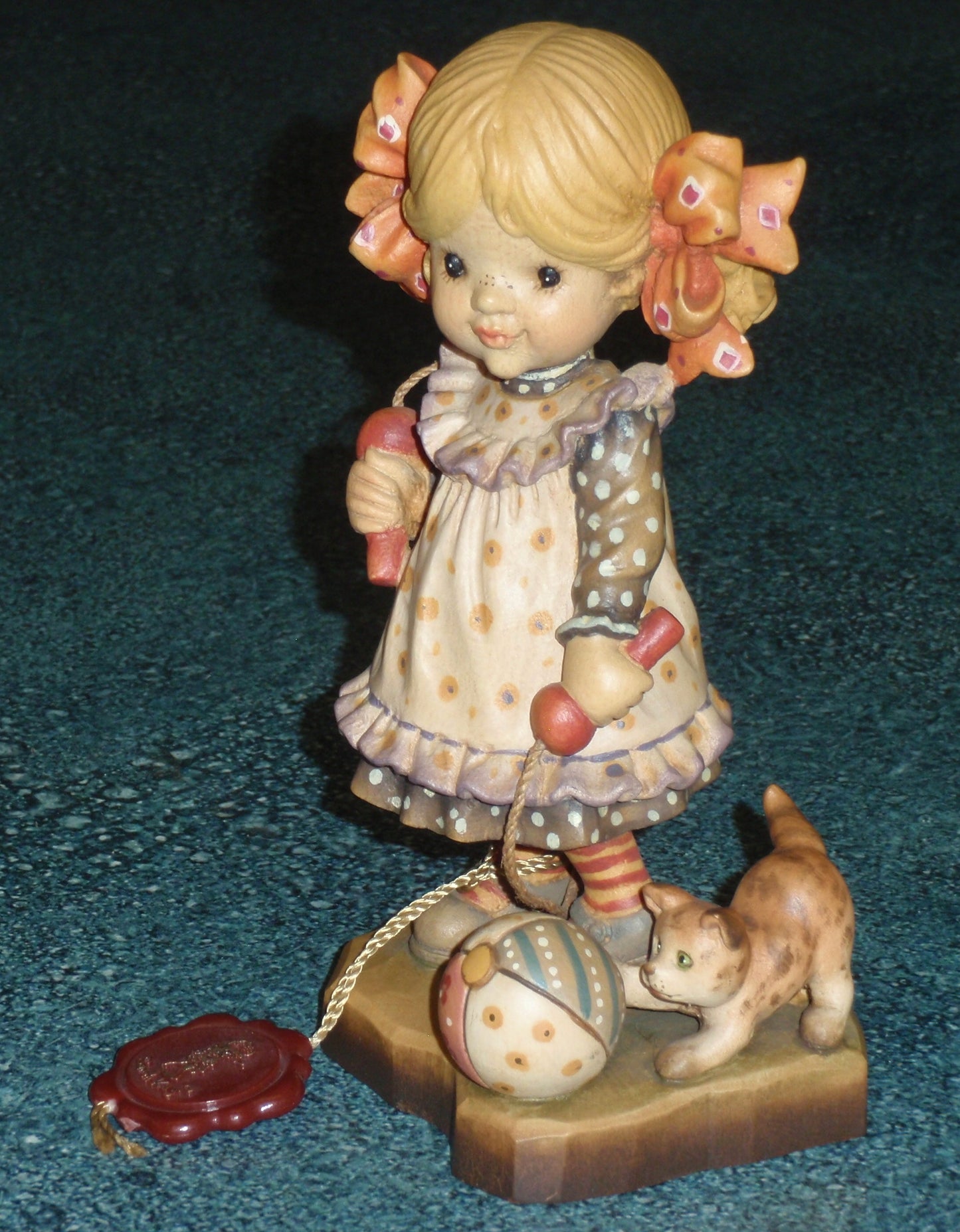 "LET'S PLAY" ANRI SARAH KAY WOOD CARVING 6" FIGURINE - Girl With Kitten!