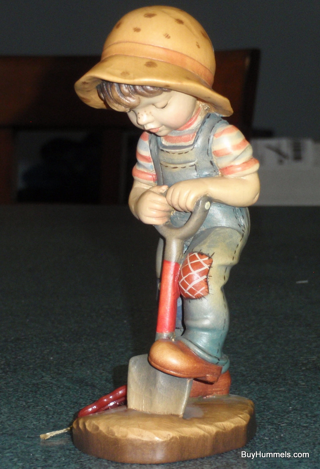 "Hidden Treasure" Sarah Kay ANRI 6" Wood Carving Figurine - Little Boy Digging For Buried Treasure - ADORABLE GIFT!