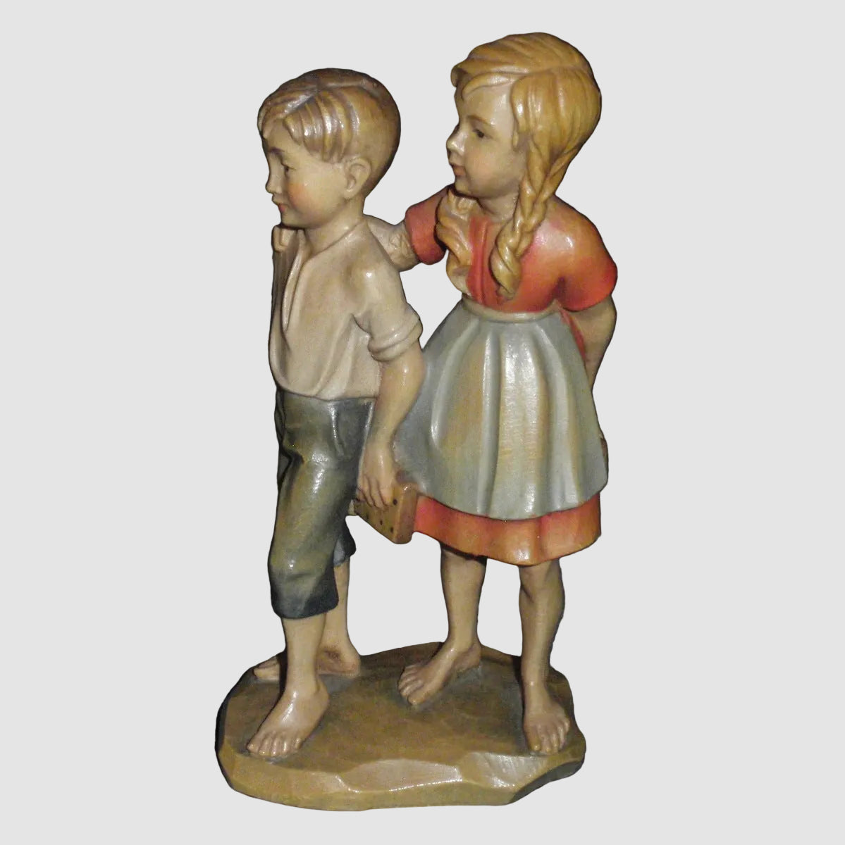 "Young Love" Anri Wood Carving Figurine #688941 - Signed by Ulrich Bernardi (5")