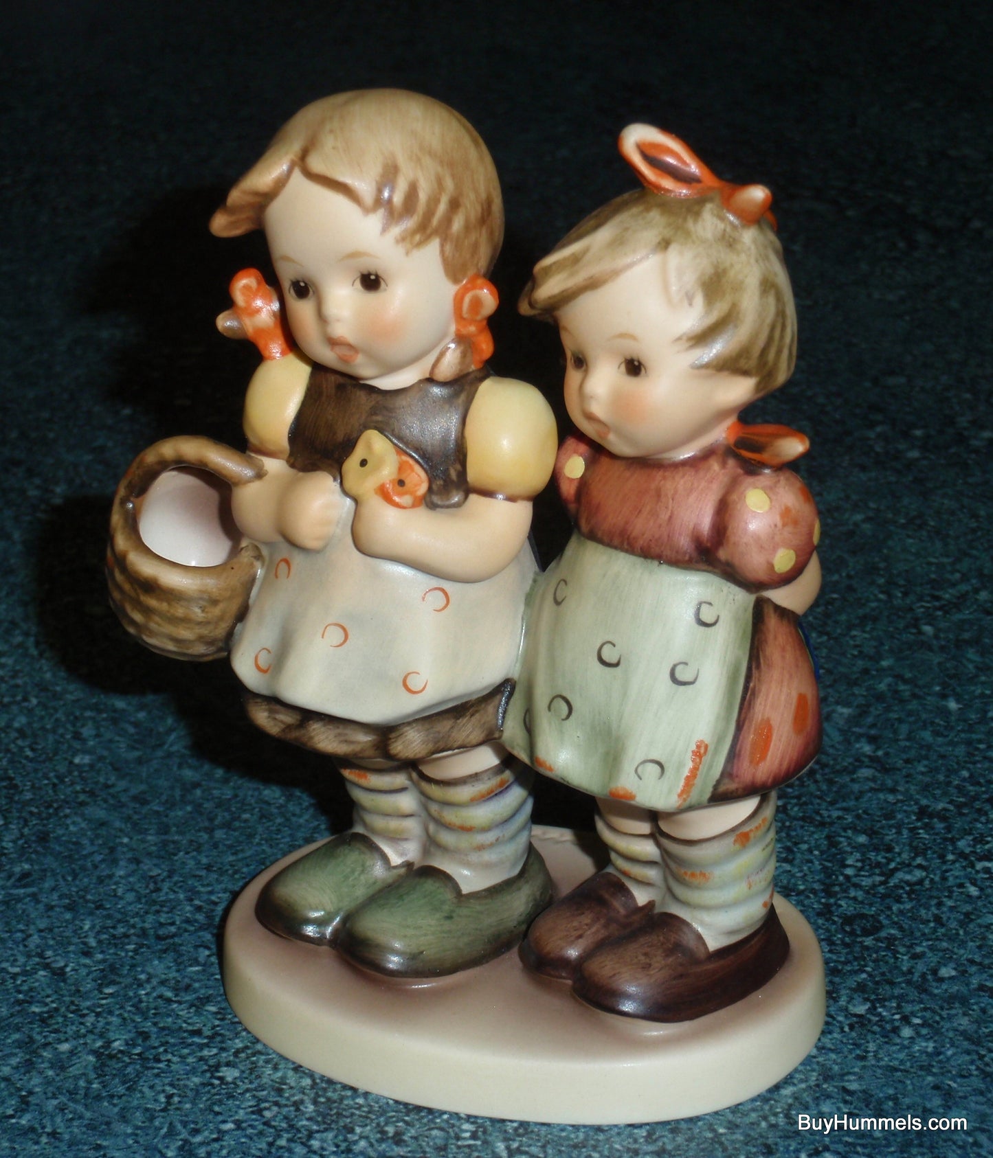 "Daddy's Girl" Goebel Hummel Figurine #371 - Cute Collectible Gift!