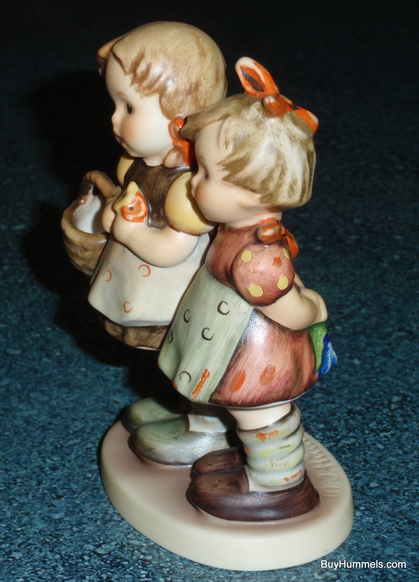 "Daddy's Girl" Goebel Hummel Figurine #371 - Cute Collectible Gift!