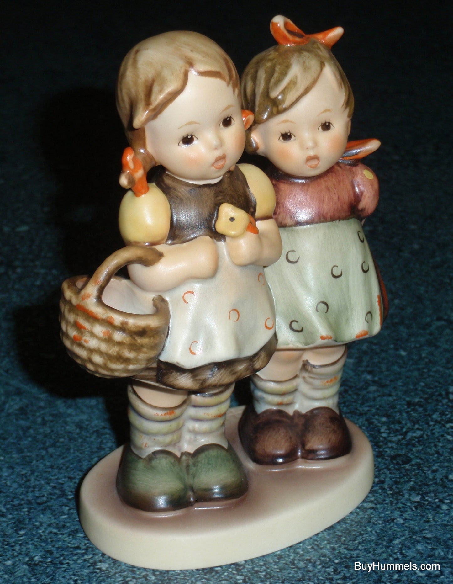 "Daddy's Girl" Goebel Hummel Figurine #371 - Cute Collectible Gift!