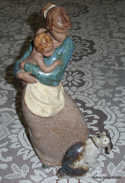Lladro Gres 2187 Jealous Friend Mother Baby and Dog Figurine Large