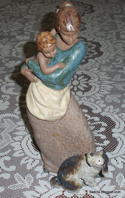 "Jealous Friend" Lladro Gres Figurine #2187 - Mother, Baby & Dog (Large 13")