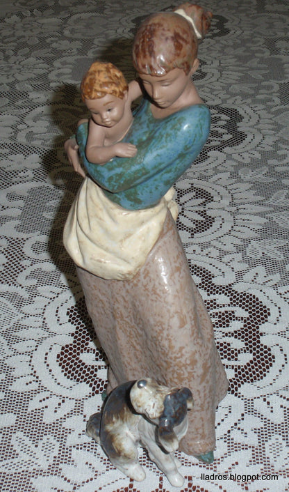 "Jealous Friend" Lladro Gres Figurine #2187 - Mother, Baby & Dog (Large 13")