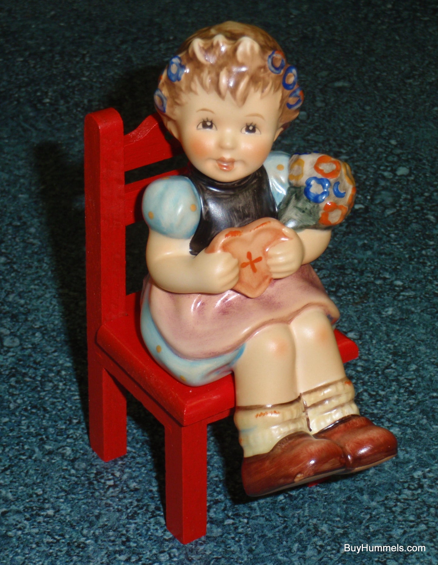 "Heart's Delight" Goebel Hummel Valentine's Day Figurine #698 - ADORABLE GIFT!