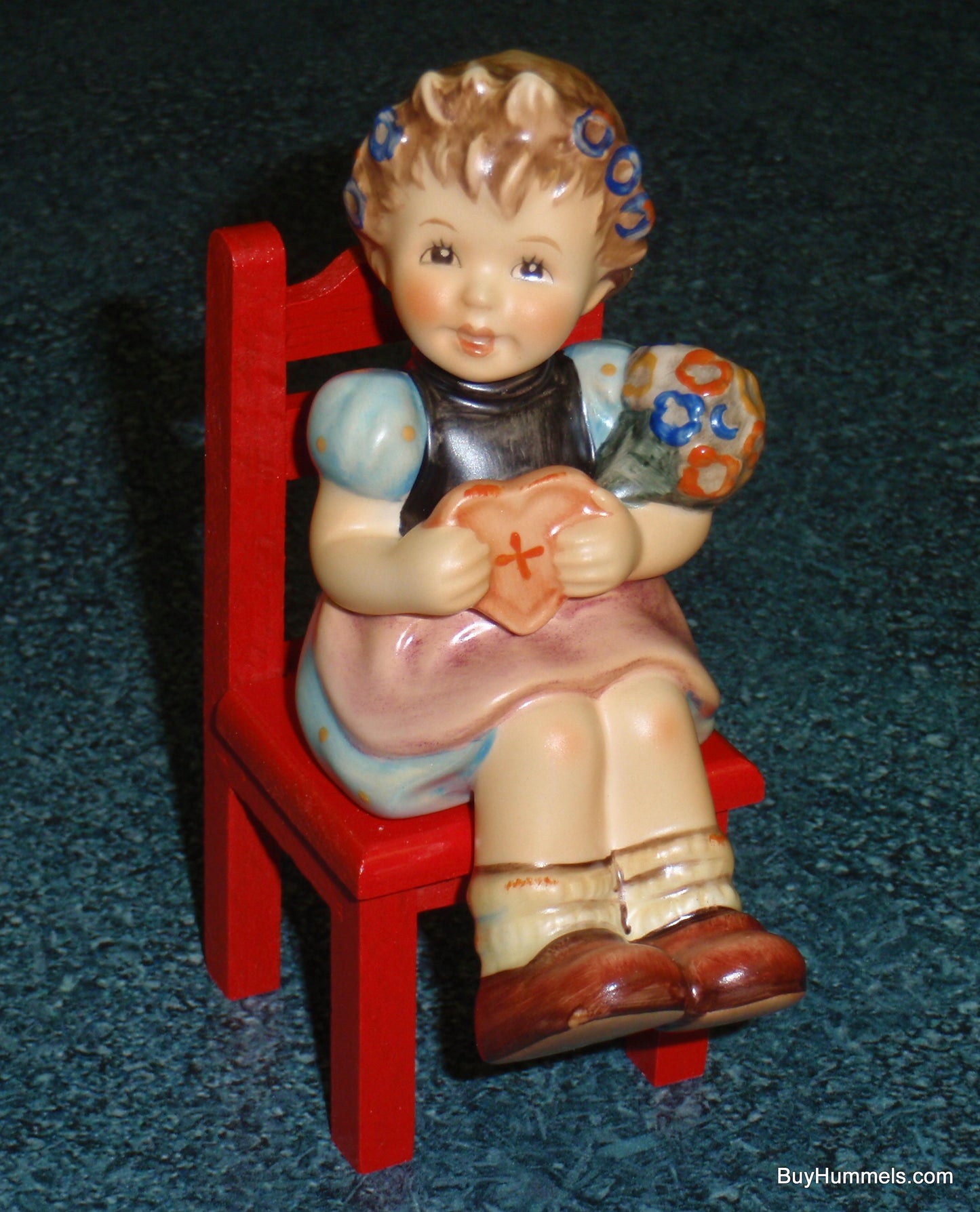 "Heart's Delight" Goebel Hummel Valentine's Day Figurine #698 - ADORABLE GIFT!