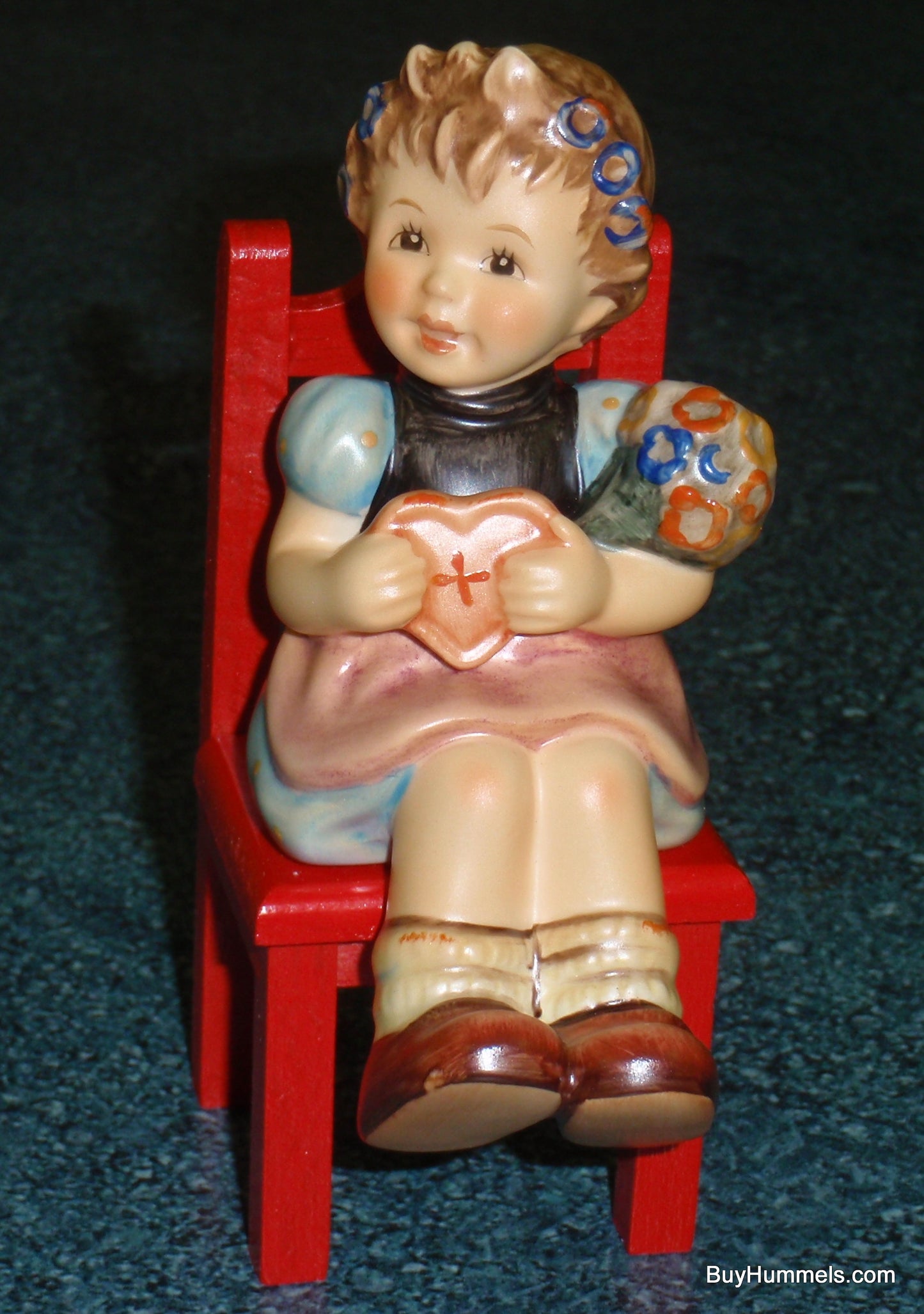 "Heart's Delight" Goebel Hummel Valentine's Day Figurine #698 - ADORABLE GIFT!