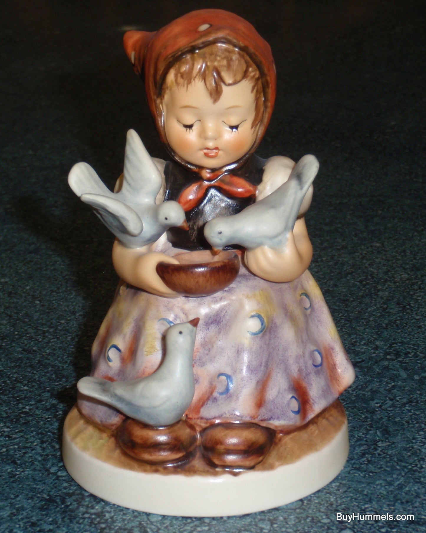 "Cinderella" Goebel Hummel Figurine #337 Little Girl Feeding Pigeons CUTE!