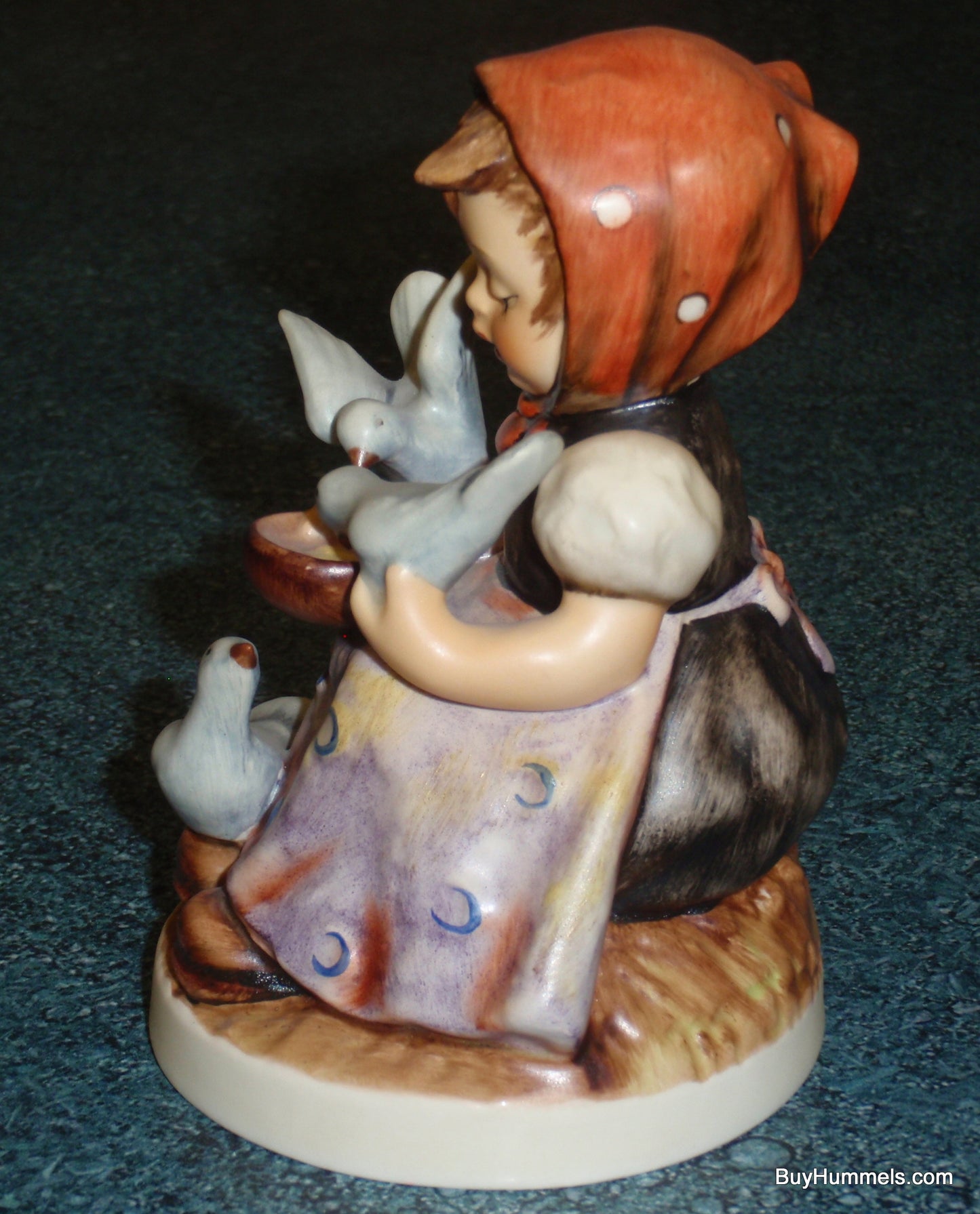 "Cinderella" Goebel Hummel Figurine #337 Little Girl Feeding Pigeons CUTE!