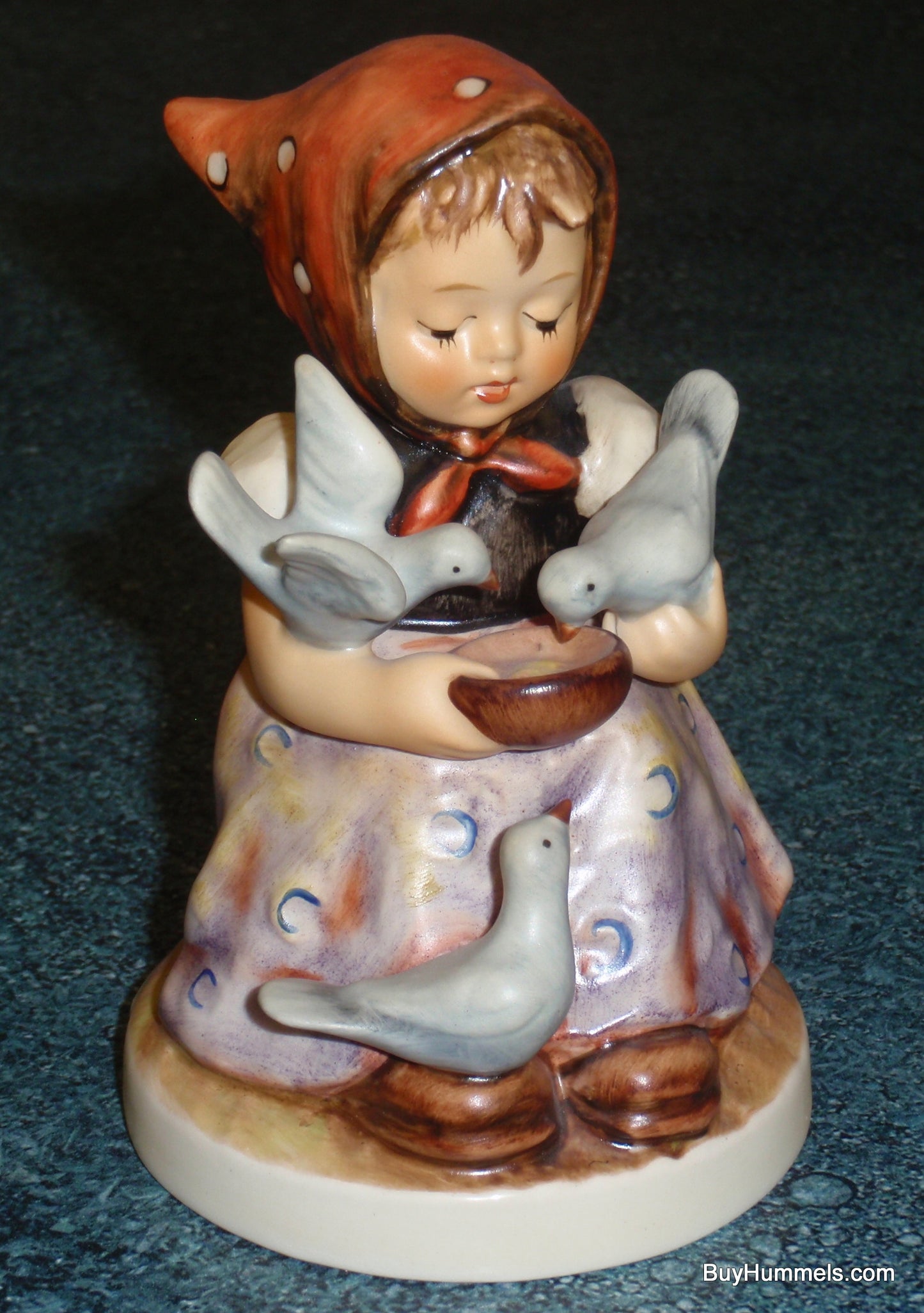 "Cinderella" Goebel Hummel Figurine #337 Little Girl Feeding Pigeons CUTE!