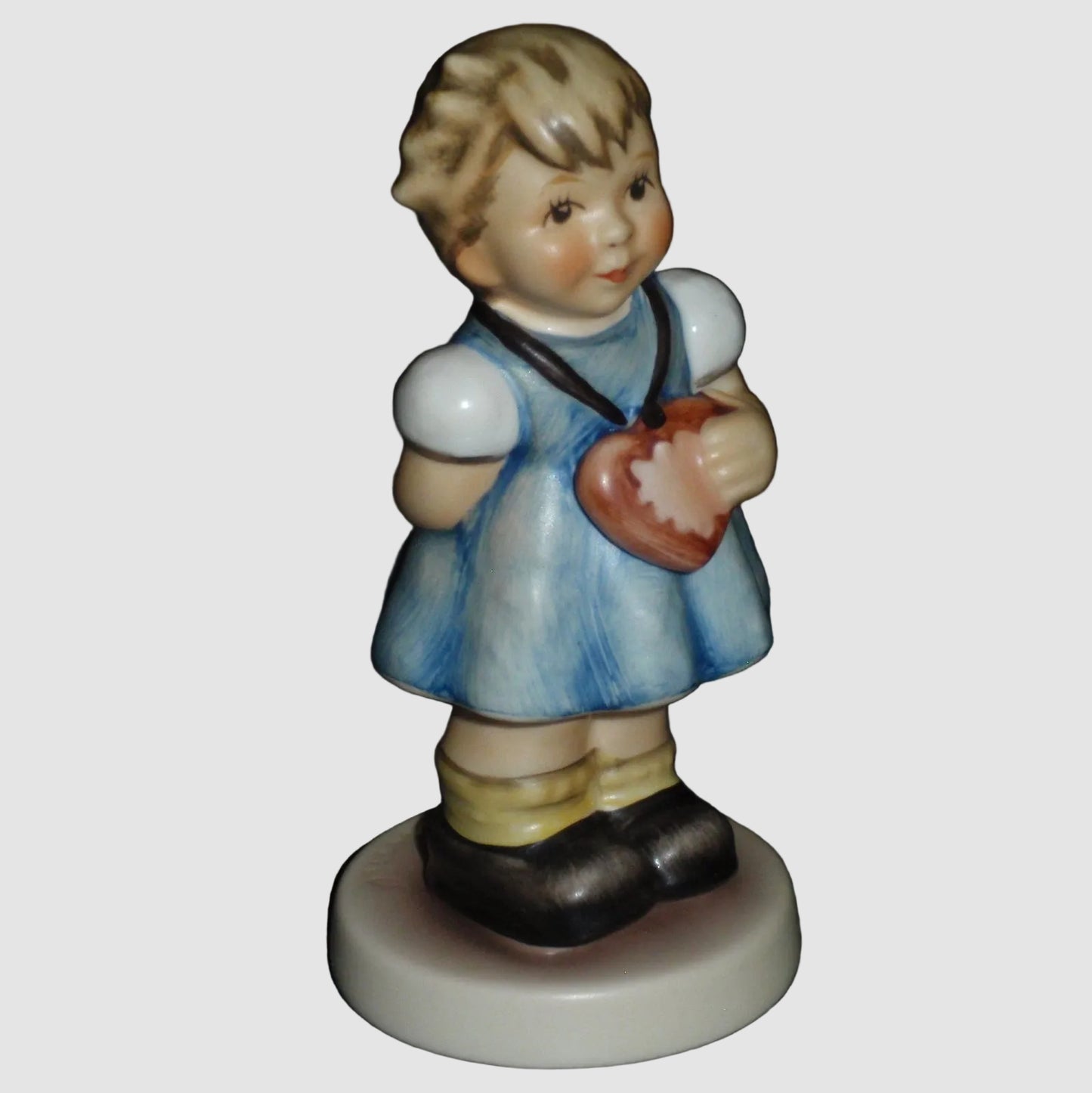 "My Heart's Desire" Goebel Hummel Figurine #2102/A 4/0 TMK8 (3.5")