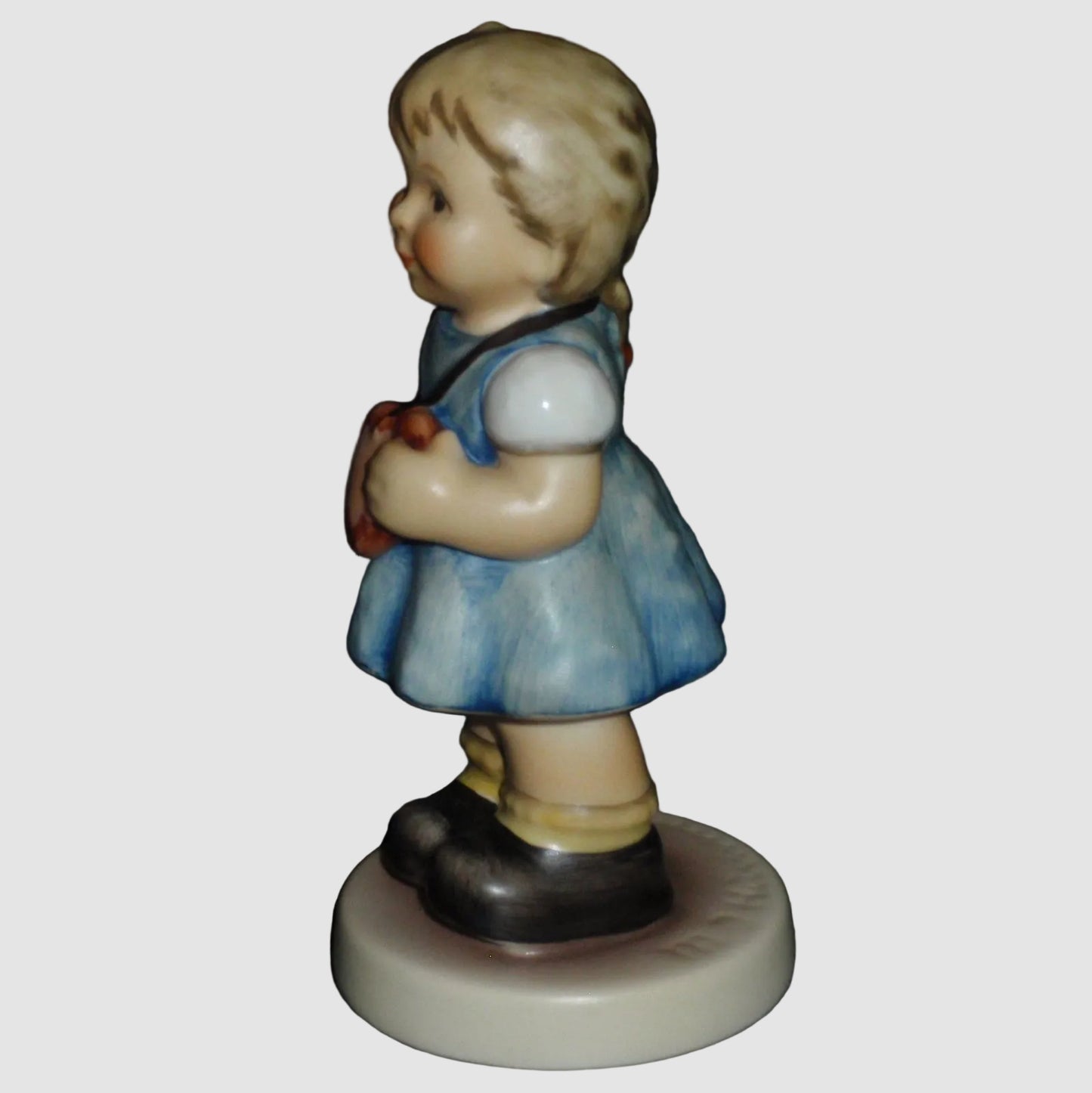"My Heart's Desire" Goebel Hummel Figurine #2102/A 4/0 TMK8 (3.5")