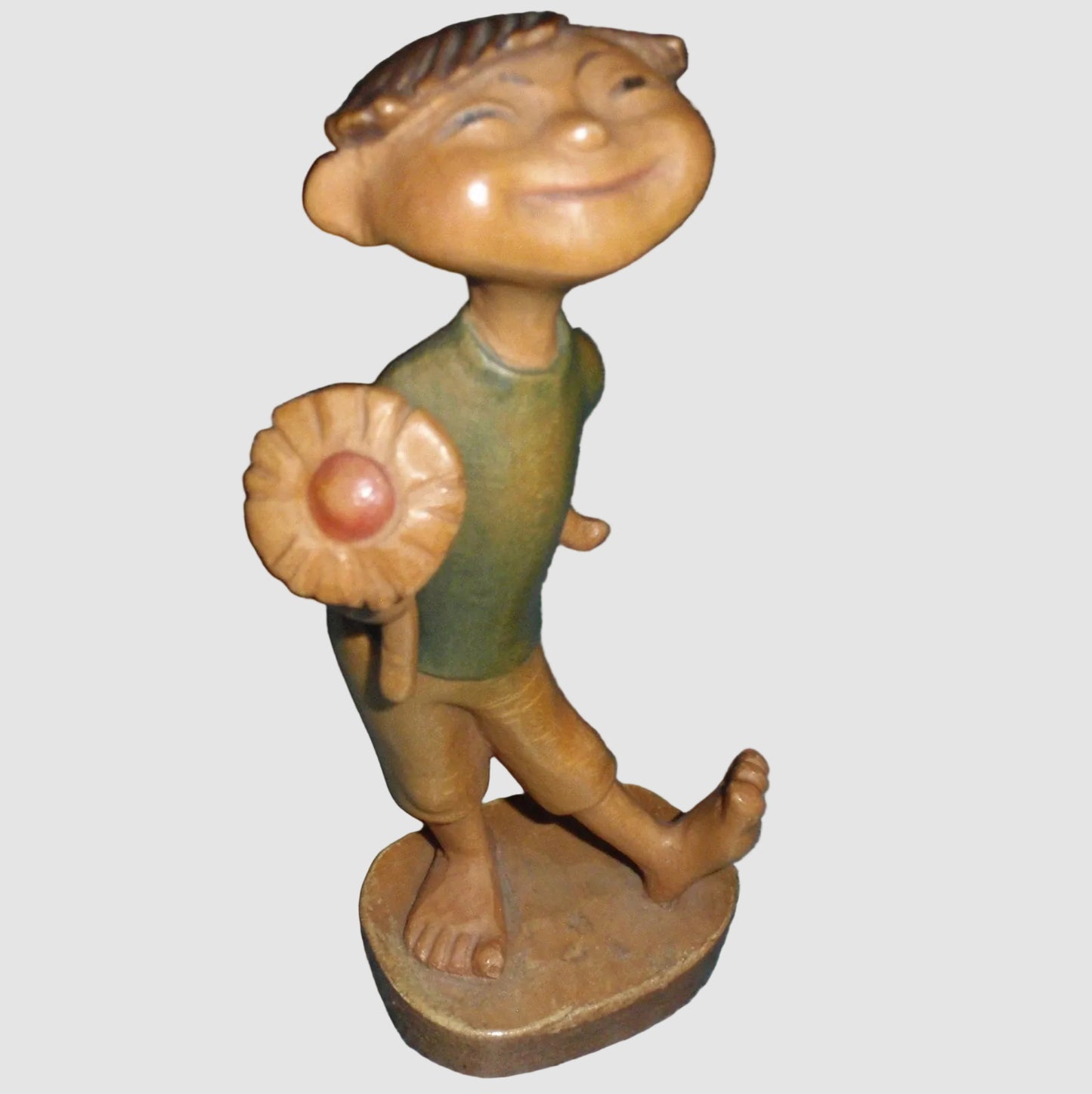 "Keep Her Guessing" Anri Wood Carving Figurine #52233/1 (5.75")