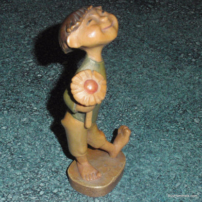 "Keep Her Guessing" Anri Wood Carving Figurine #52233/1 (5.75")