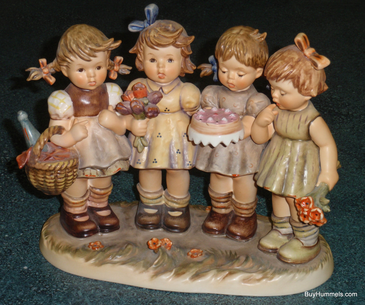 "We Wish You The Best" Goebel Hummel Figurine #600 From The Century Collection