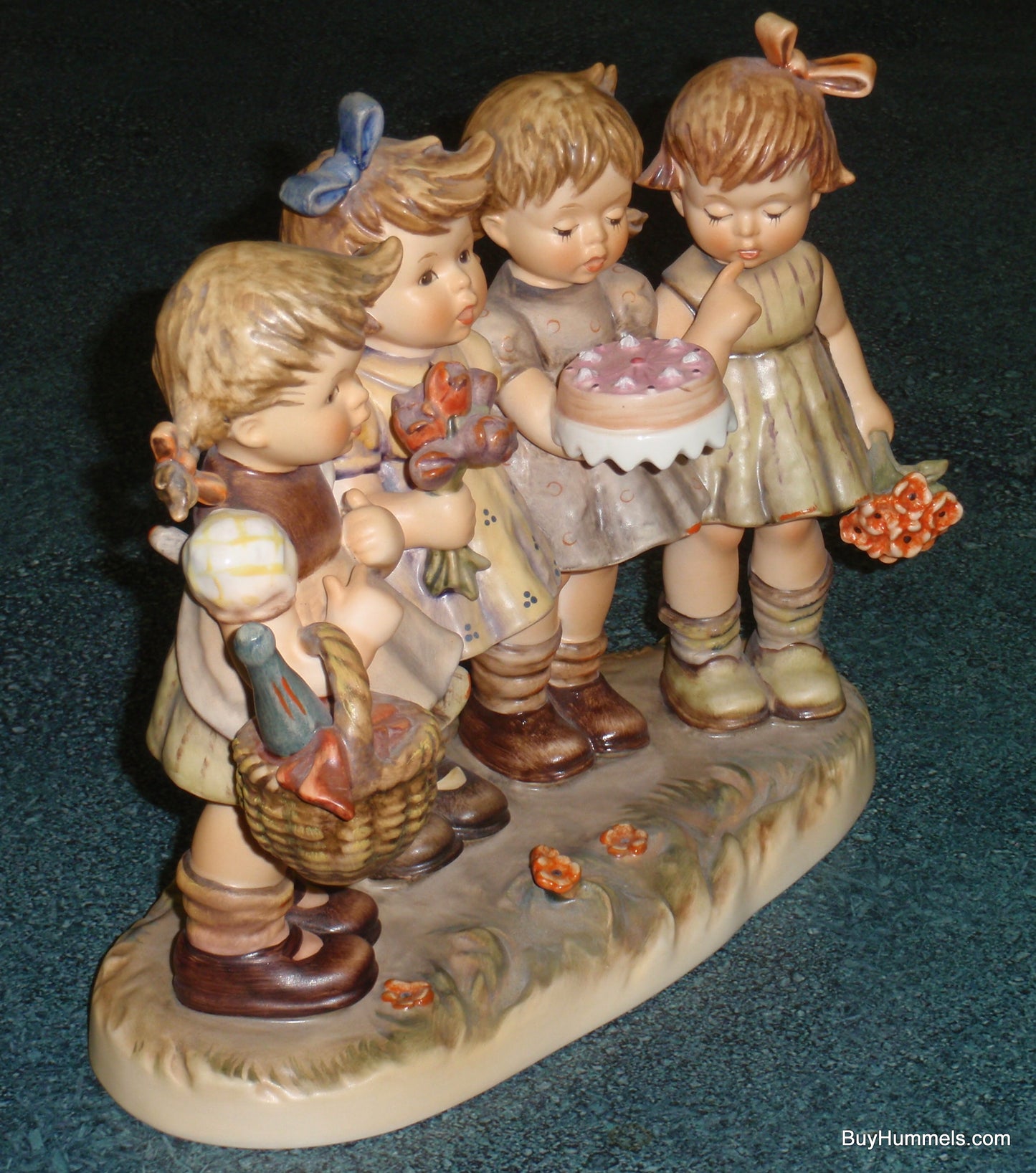 "We Wish You The Best" Goebel Hummel Figurine #600 From The Century Collection