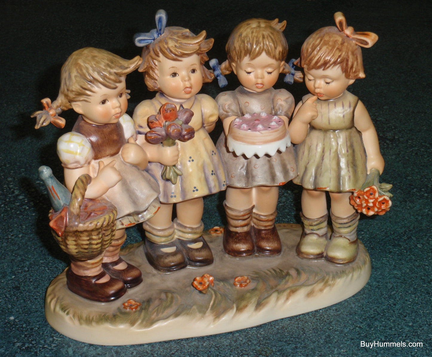 "We Wish You The Best" Goebel Hummel Figurine #600 From The Century Collection