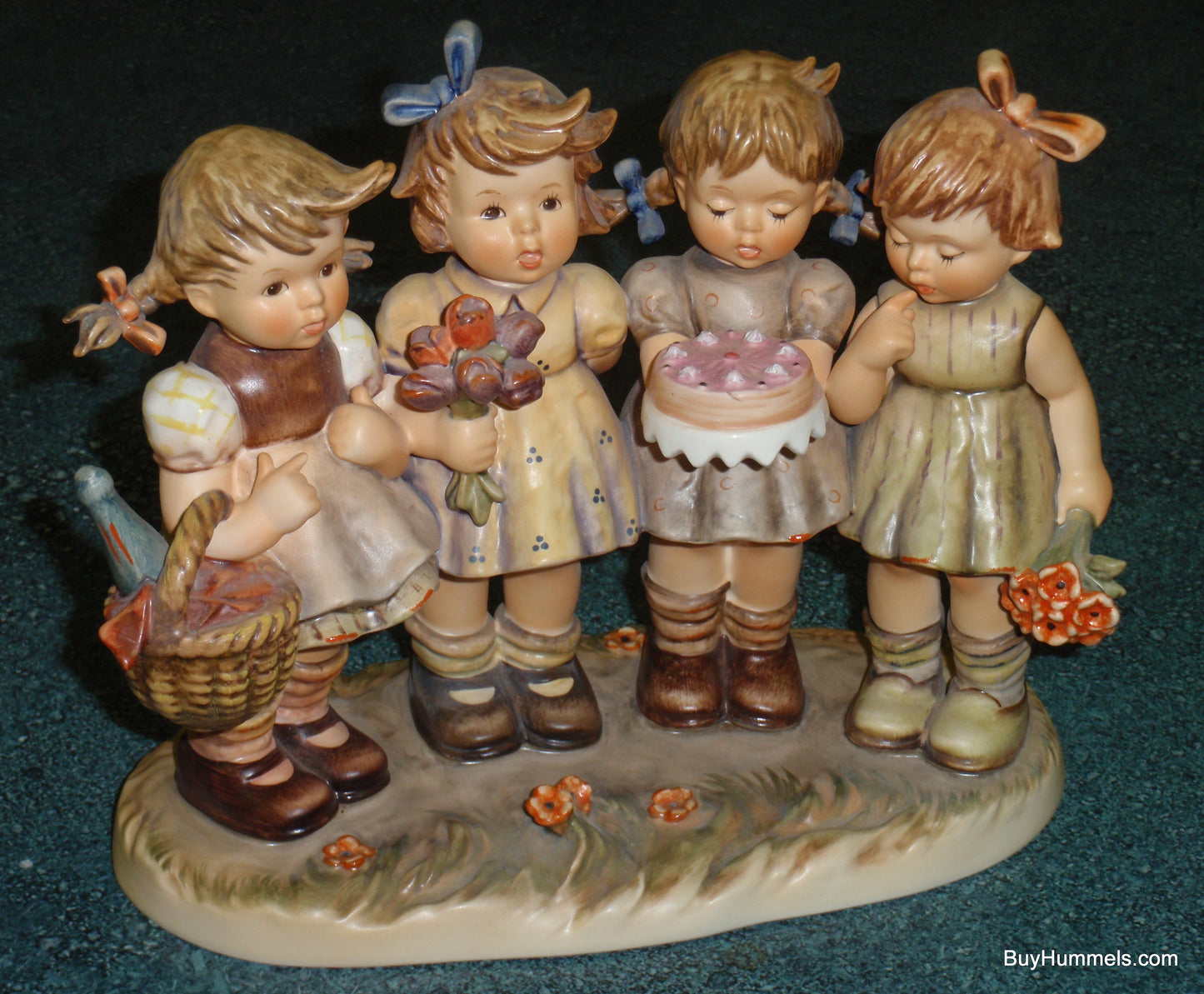 "We Wish You The Best" Goebel Hummel Figurine #600 From The Century Collection