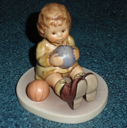 "At Play" Goebel Hummel Club Figurine #632 TMK7 - GIFT FOR MOM!