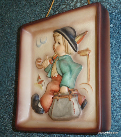 "Merry Wanderer" Goebel Hummel Wall Plaque #92 - TMK-6 (5")