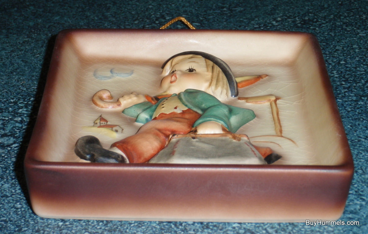 "Merry Wanderer" Goebel Hummel Wall Plaque #92 - TMK-6 (5")