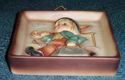 "Merry Wanderer" Goebel Hummel Wall Plaque #92 - TMK-6 (5")