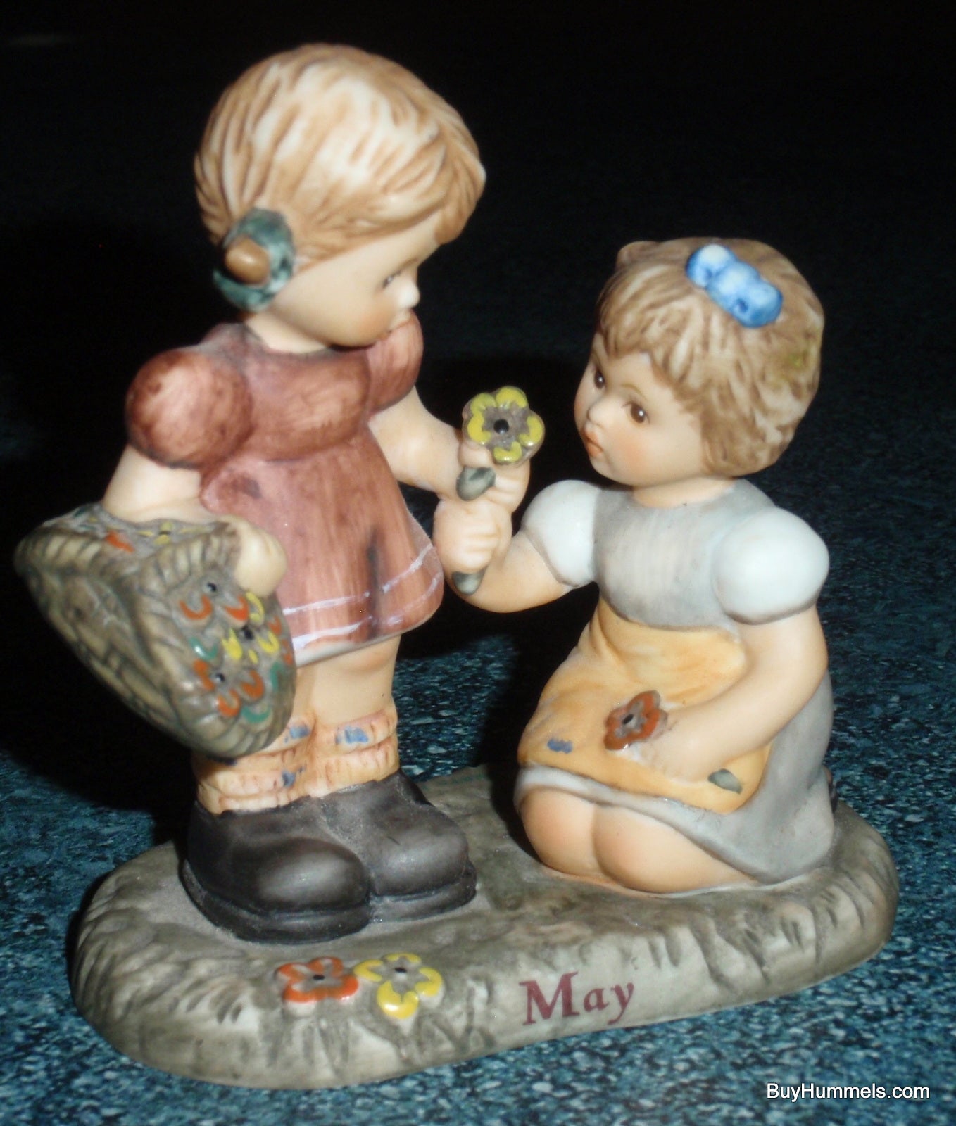 Goebel Berta Hummel Figurine BH 122 Blossoms of Friendship 1999 From May - GIFT!