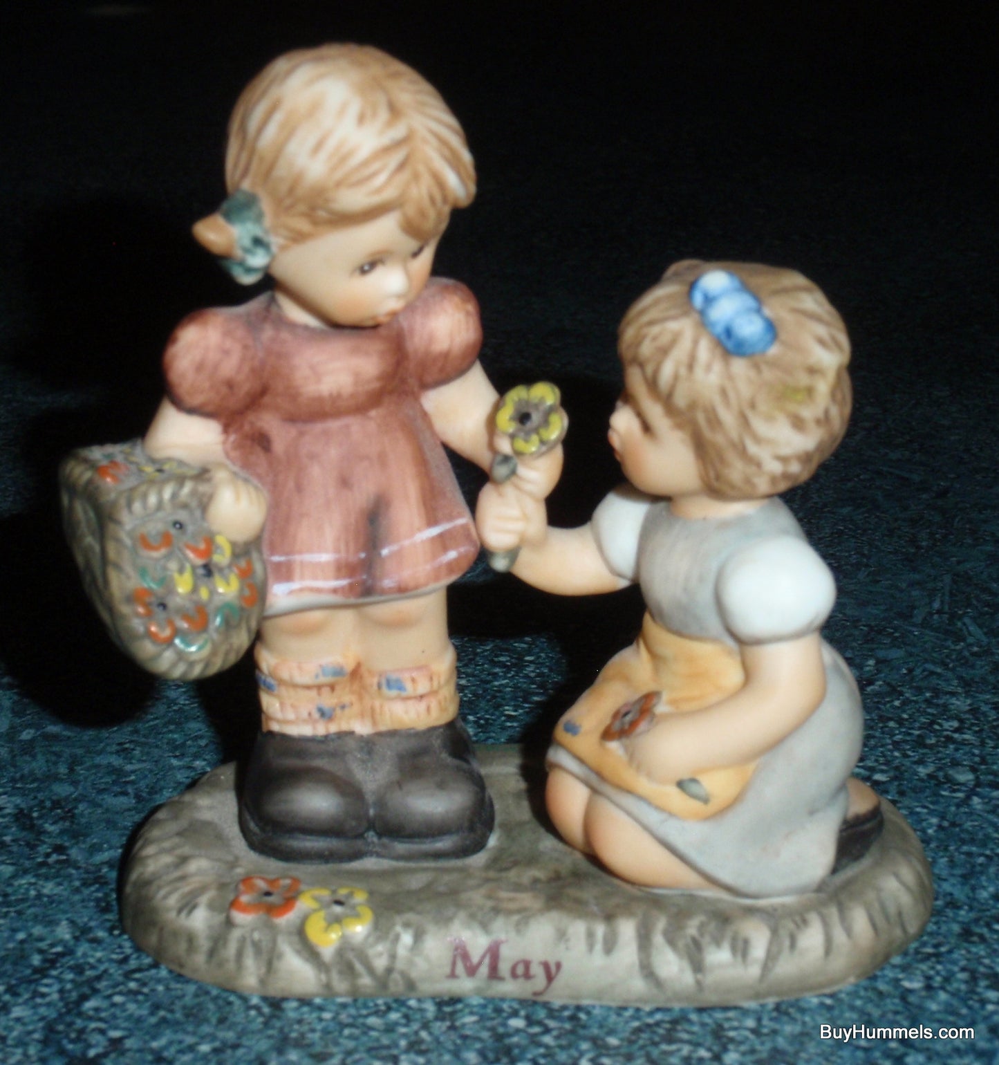 Goebel Berta Hummel Figurine BH 122 Blossoms of Friendship 1999 From May - GIFT!