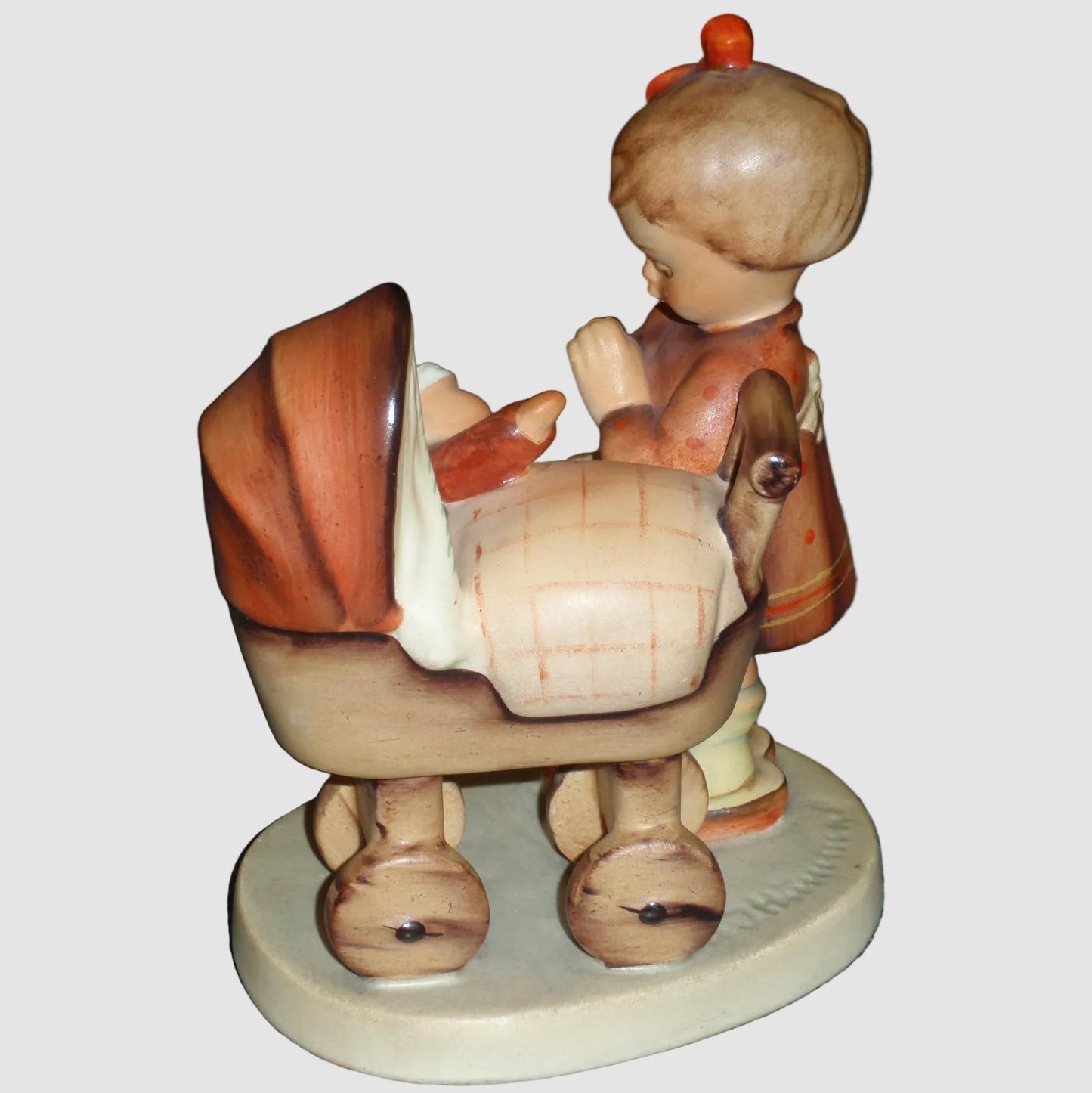 "Doll Mother" Goebel Hummel Figurine #67 - TMK-2 Full Bee (4.75")