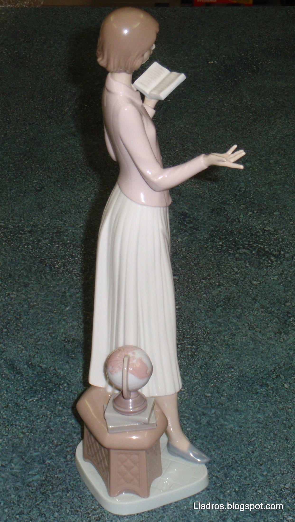 "Today's Lesson" Lladro Porcelain Figurine #6659 - Teacher with Globe