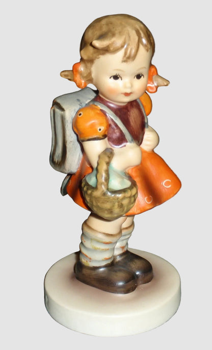 "School Girl" Goebel Hummel Figurine #81/2/0 (4.75")