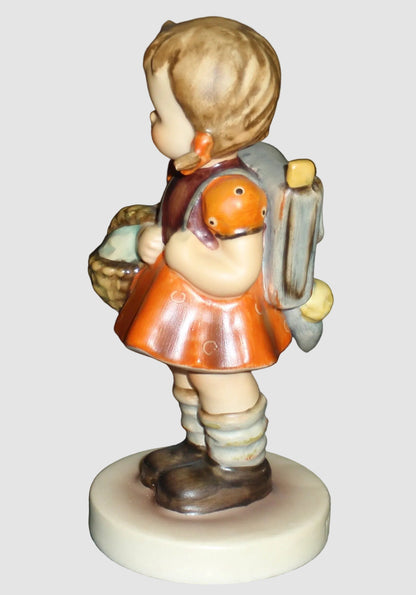"School Girl" Goebel Hummel Figurine #81/2/0 (4.75")