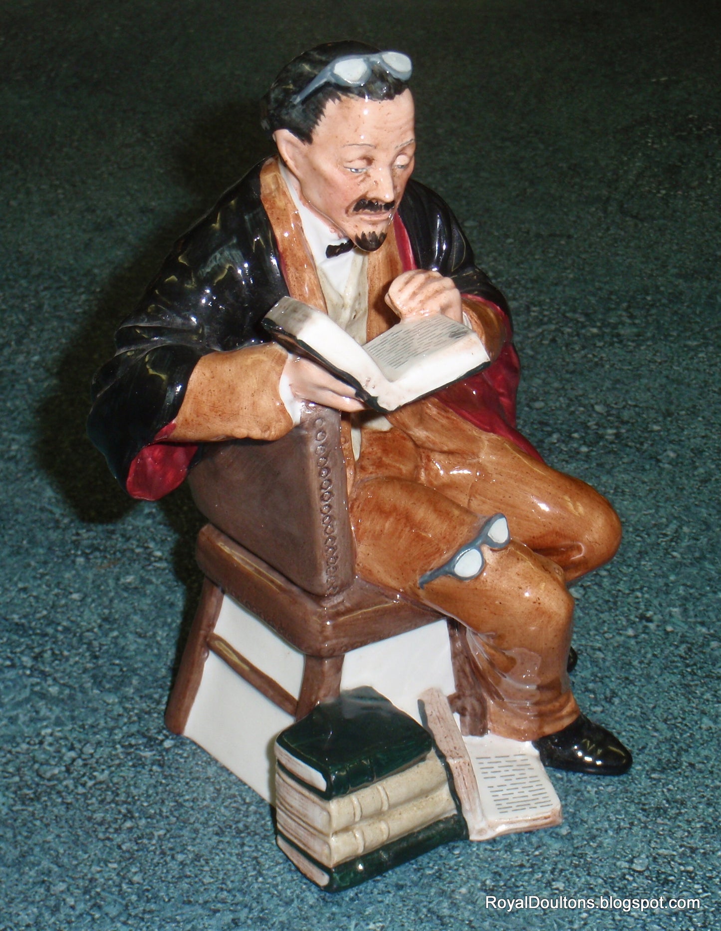 "The Professor" Royal Doulton Figurine HN2281 - Great Collectible Teacher Gift!