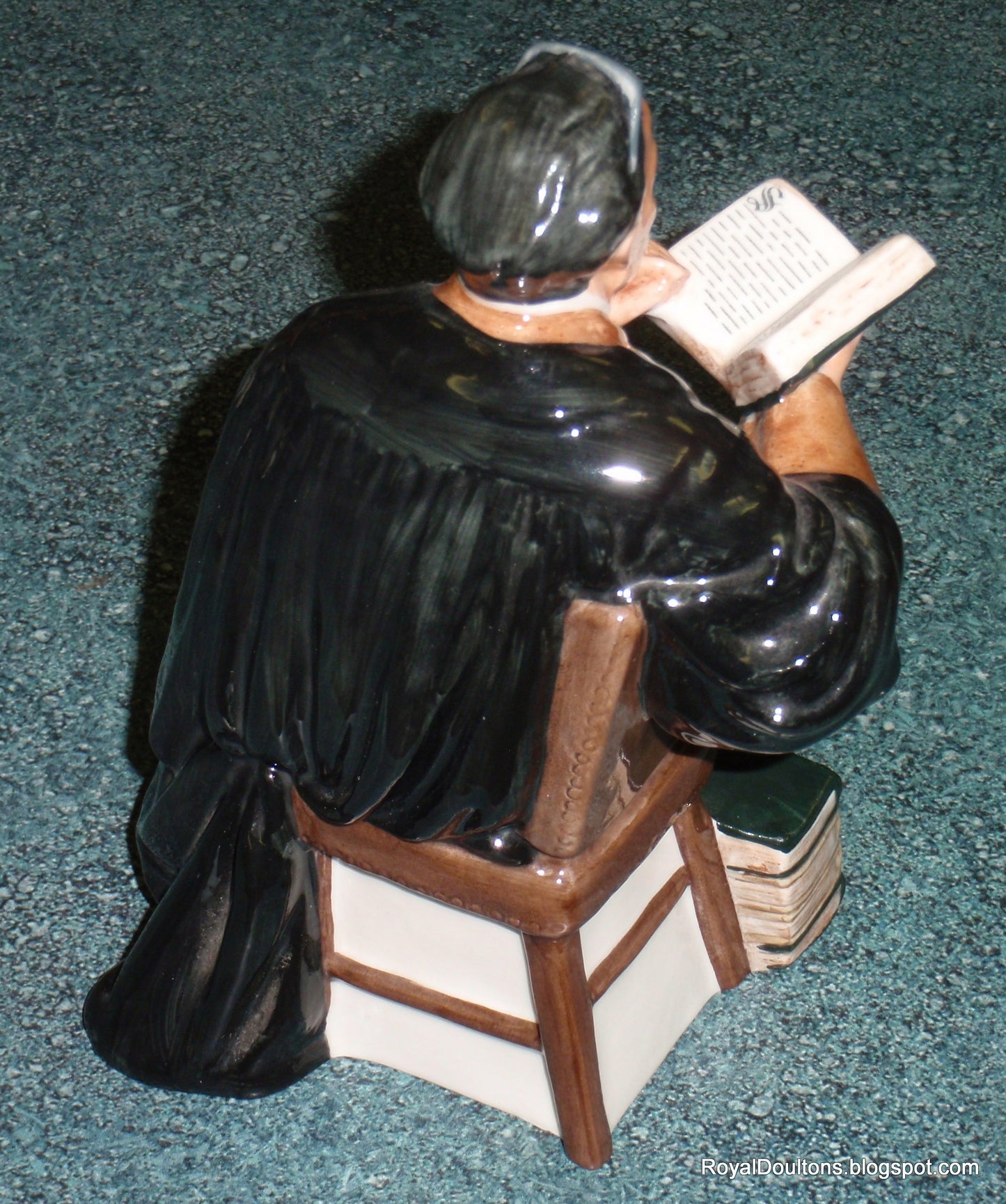 "The Professor" Royal Doulton Figurine HN2281 - Great Collectible Teacher Gift!