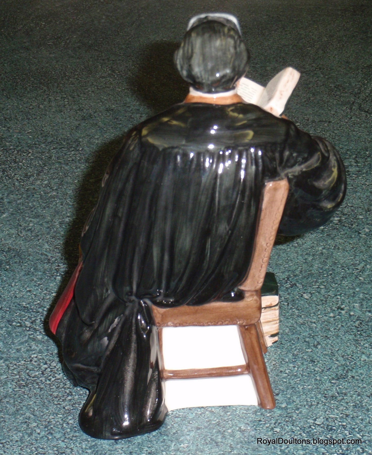 "The Professor" Royal Doulton Figurine HN2281 - Great Collectible Teacher Gift!