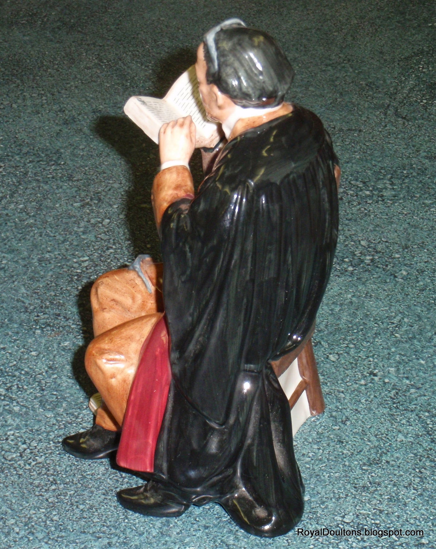 "The Professor" Royal Doulton Figurine HN2281 - Great Collectible Teacher Gift!