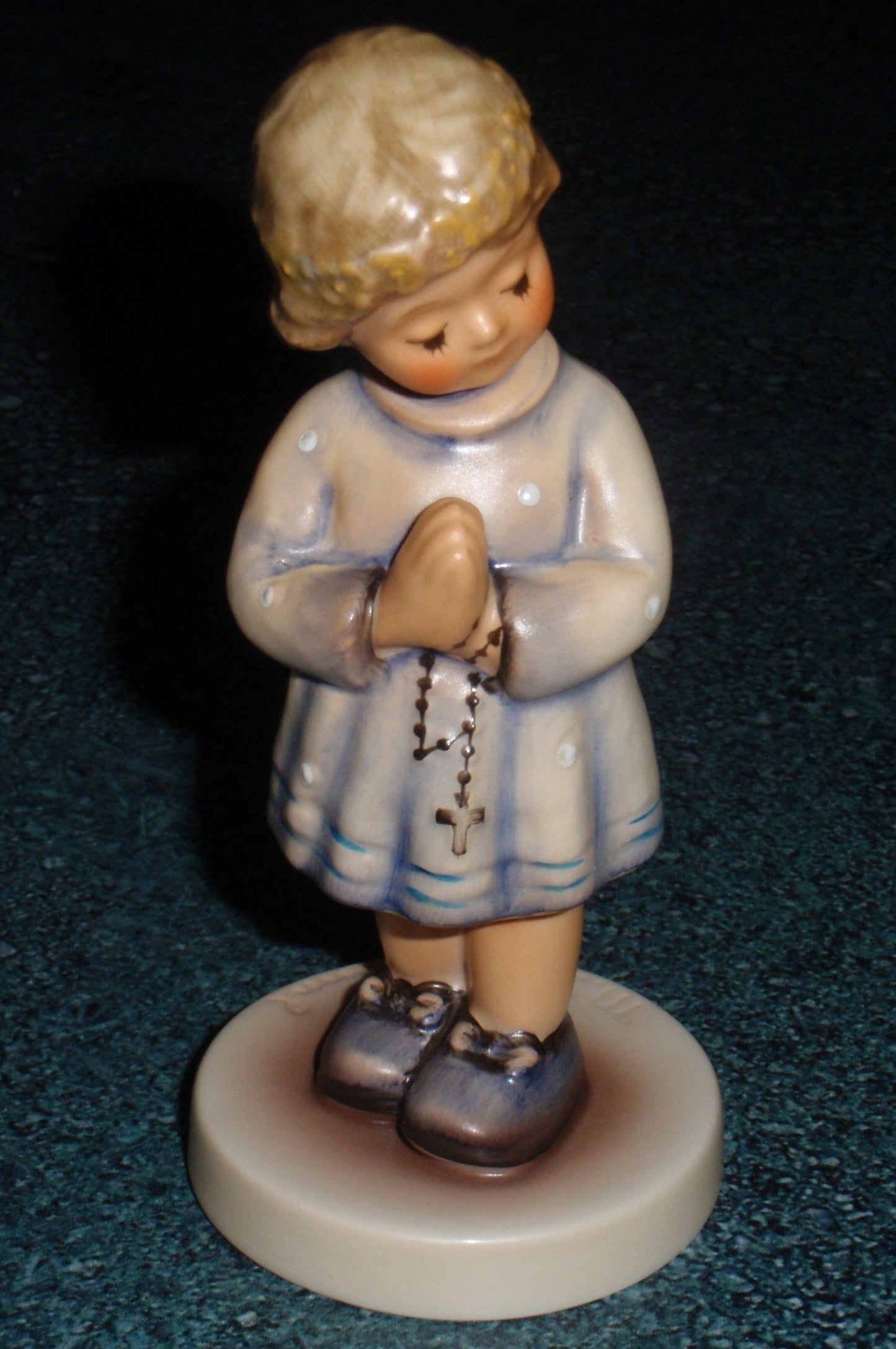 "Peaceful Blessing" Goebel Hummel Figurine #814 - Little Girl With Rosary Praying